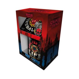   STRANGER THINGS 4 (Hellfire) AJÁNDÉKCSOMAG KÁVÉSCSÉSZE, ALÁTÉT, BRELÓK